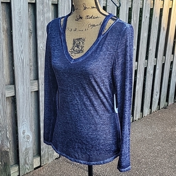 NWT Derek Heart Burnout Tee - Picture 4 of 17